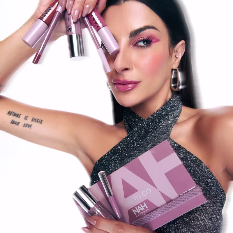 Conjunto Beleza na Web Hello Hello! Nah Cardoso Ciclo Cosméticos & Kit de Maquiagem Completo (9 Produtos)
