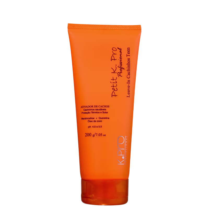 Ativador de cachos K.Pro, embalagem plástica tubular laranja. Rótulo em português com o nome do produto "Petit K.Pro" e descrições como "Ativador de Cachos", "Cachinhos saudáveis", "Proteção Térmica e Solar".