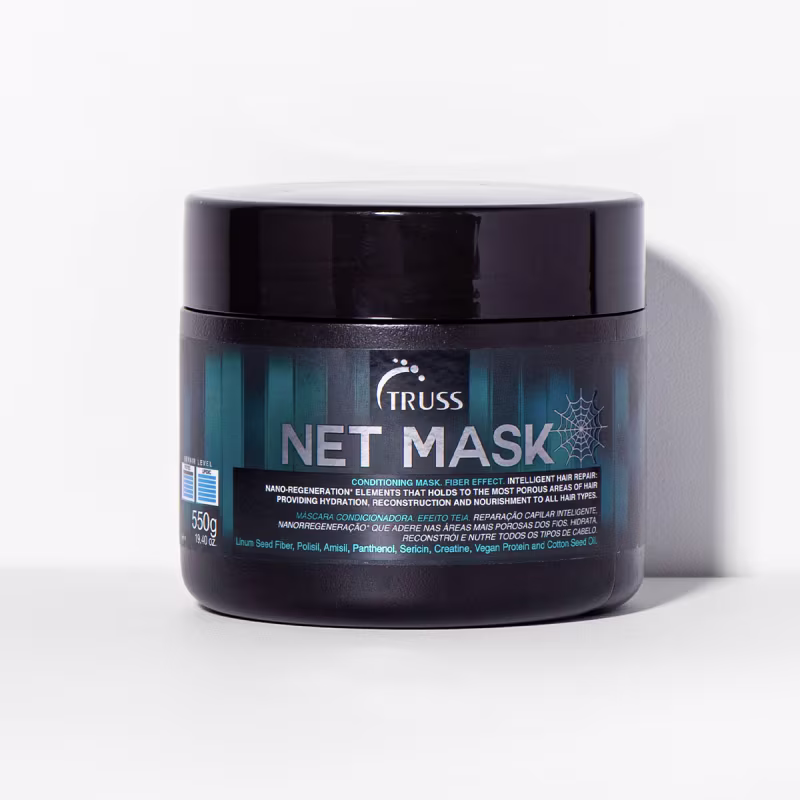 Produto de tratamento capilar Net Mask da marca TRUSS. Embalagem plástica preta arredondada com tampa da mesma cor. Rótulo com texto em azul turquesa e branco, destacando os benefícios de "Conditioning Mask, Fiber Effect, Intelligent Hair Repair".