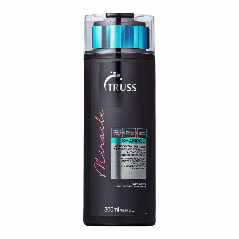 Shampoo em frasco plástico preto de 300ml. Embalagem cilíndrica com tampa transparente. Rótulo com o logotipo "TRUSS" e texto descrevendo como um "Shampoo Hair Recovery" que restaura elasticidade e força, com proteção anti-idade e cor.