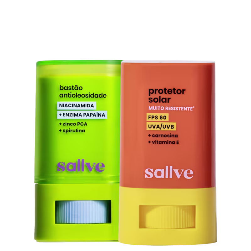 Dois produtos Sallve: um bastão antioleolosidade verde com ingredientes como niacinamida e enzima papaína, e um protetor solar laranja com FPS 60, carnosina e vitamina E.