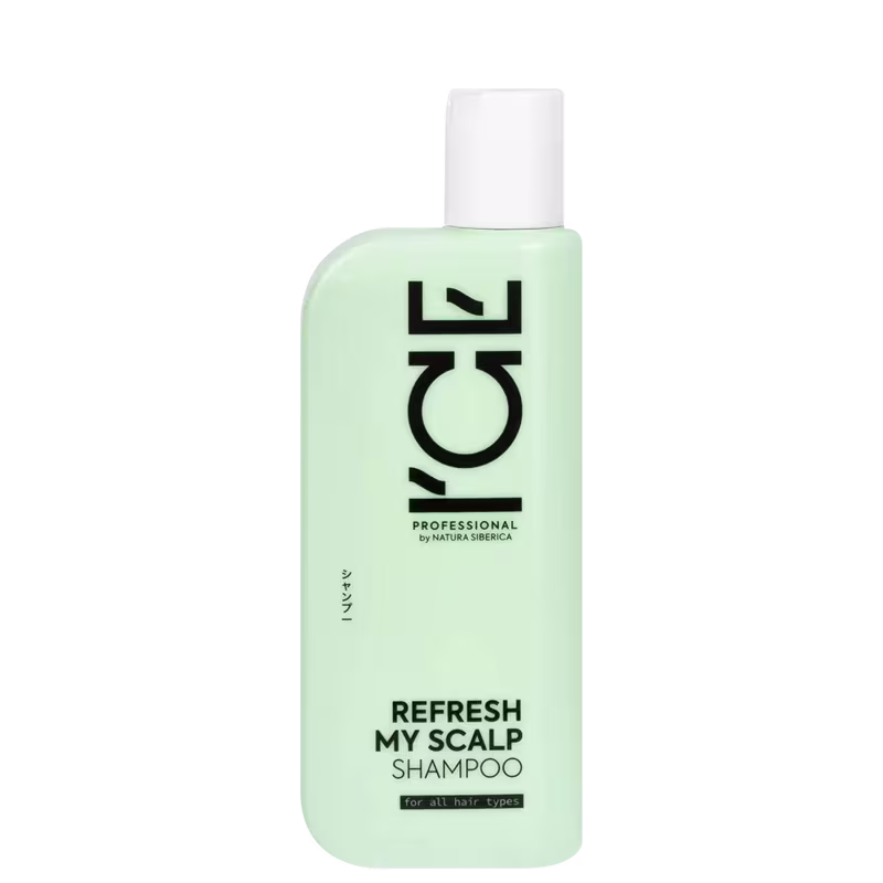 Frasco plástico verde-claro com rótulo preto e branco da marca Ice Professional, contendo shampoo para refrescar o couro cabeludo, indicado para todos os tipos de cabelo.