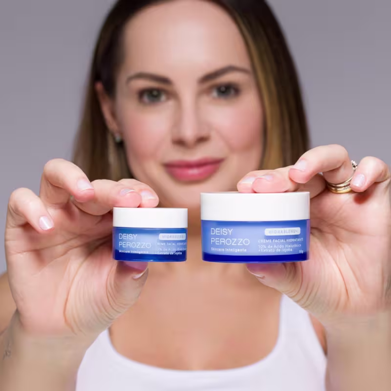 Comparação dos tamanhos de 15g e 60g do Creme Facial Deisy Perozzo Hidrablend