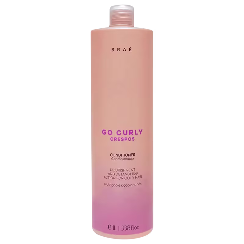 Condicionador Go Curly Crespos da marca Braé. Embalagem plástica cilíndrica na cor rosa claro.