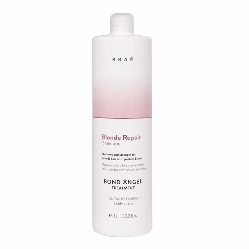 Shampoo reparador para cabelos loiros da marca Braé. Embalagem plástica branca com degradê rosa. Rótulo com descrição "Restaura e fortalece cabelos loiros com blend de proteínas. Preparação para cabelos descoloridos, com proteínas hidrolisadas".