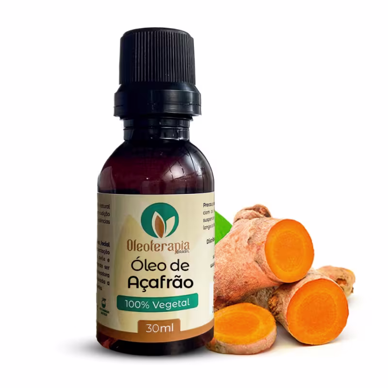 O produto apresentado é um óleo de açafrão da marca Oleoterapia Brasil. Ao lado do frasco, há alguns pedaços de raiz de açafrão, que é a matéria-prima utilizada na produção deste óleo.