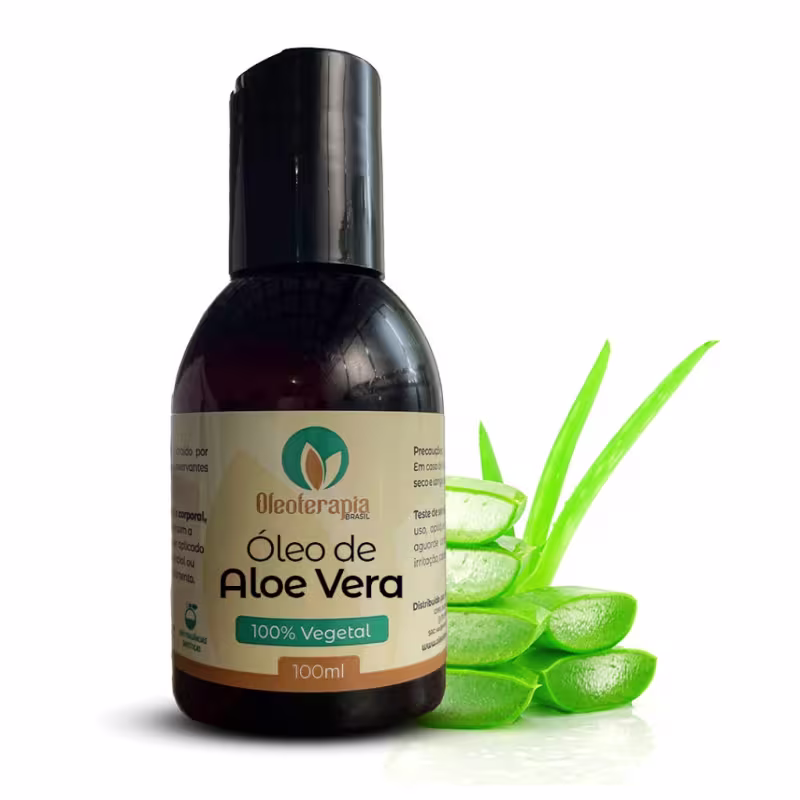 O produto apresentado é um óleo de Aloe Vera da marca Oleoterapia Brasil. Ao lado do frasco, há folhas de babosa, reforçando que o produto é à base dessa planta.