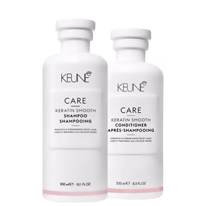 Os produtos apresentados na imagem são dois itens da linha Keune Care. O shampoo possui 300 ml e o condicionador 250 ml. Os rótulos indicam que ambos os produtos são da linha "Keratin Smooth" e têm a função de proporcionar cabelos lisos e macios.