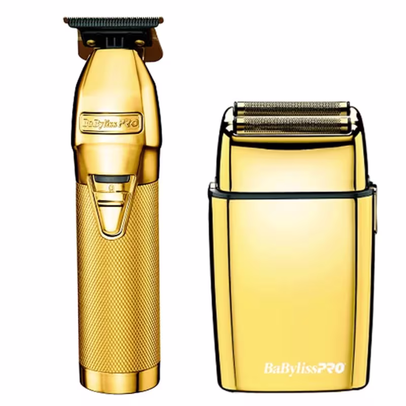 A imagem mostra dois aparelhos: Um é um aparador de cabelo elétrico na cor dourado metálico. Possui uma lâmina larga e um botão de ligar/desligar. O outro é um barbeador compacto na mesma cor dourado metálico.
