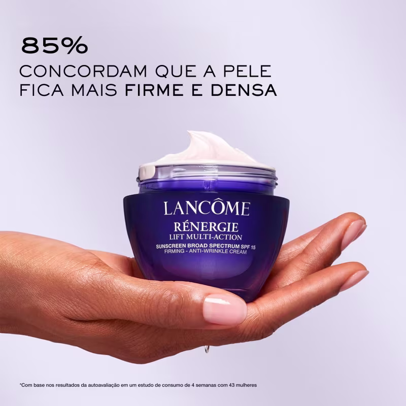 Creme Rénergie Lift Multi-Action da Lancôme. Vem em uma embalagem arredondada na cor roxa escura, com tampa branca. Na frente, está impresso o nome "Rénergie Lift Multi-Action" e a descrição "Sunscreen Broad Spectrum SPF 15 Firming - Anti-Wrinkle Cream".