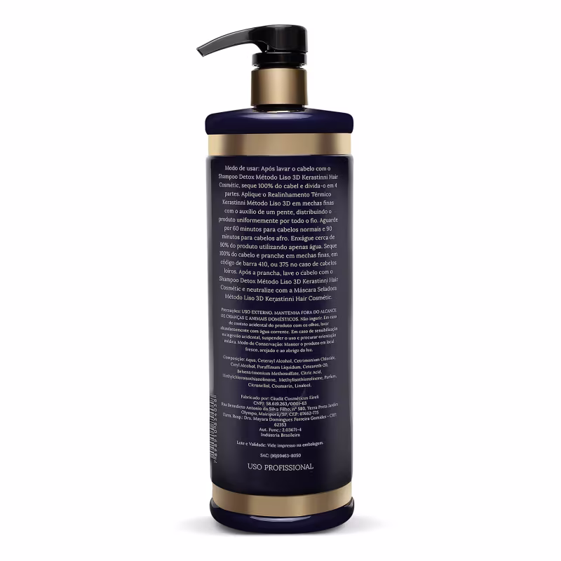 O produto apresentado é um tratamento capilar da linha Liso 3D da marca Kerastinni. Vem em um frasco plástico transparente de 1 litro com detalhes em dourado e preto. O frasco tem uma bomba dosadora preta na parte superior.