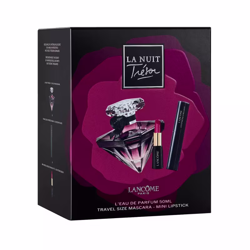 Caixa fechada do conjunto de cosméticos da marca Lancôme. Inclui um frasco de perfume La Nuit Trésor em formato de diamante na cor rosa escuro, uma caixa preta com detalhes em rosa, um batom mini em vermelho da linha L'Absolu Rouge e uma máscara de cílios