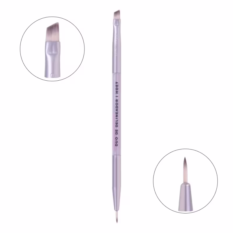 Detalhe de cada ponta do pincel, mostrando o aplicador