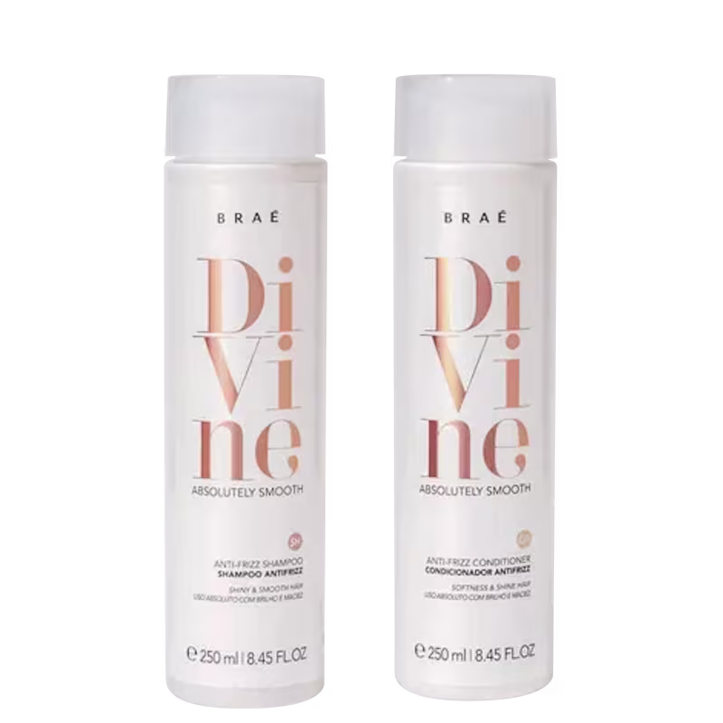 Dois frascos brancos da marca Braé, contendo um shampoo anti-frizz e um condicionador anti-frizz, ambos com o nome "Divine" impresso em letras grandes e coloridas.