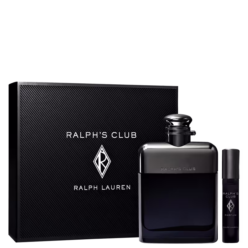 Perfume Ralph's Club da marca Ralph Lauren. Frasco preto retangular com tampa cromada e logotipo "Ralph's Club" gravado. Caixa preta com textura de fibra de carbono e logotipo Ralph Lauren em prata. Miniatura de frasco de perfume preto com tampa cromada.