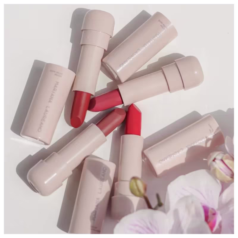 A imagem mostra as 4 cores do Batom Ultra Matte Mariana Laureano