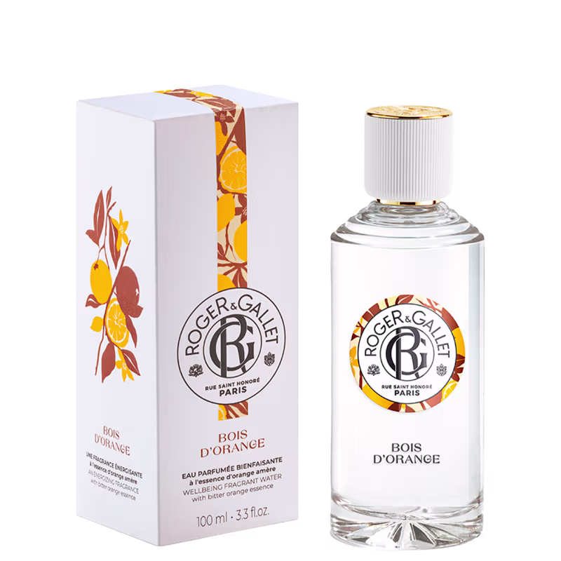 Frasco de perfume Roger & Gallet Bois d'Orange com 100 ml, embalado em caixa branca com ilustrações de flores e frutas cítricas. Rótulo circular com logotipo da marca e indicação do aroma "Bois d'Orange".