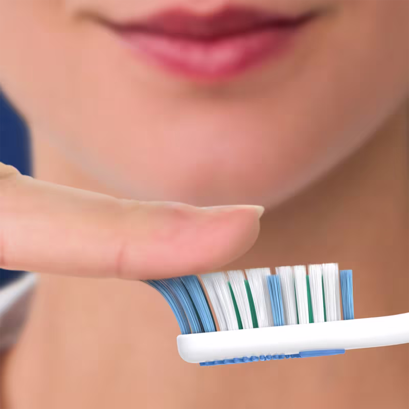 Escova Dental Oral-B Whitening Therapy Ultrafino Polidor 3 unidades