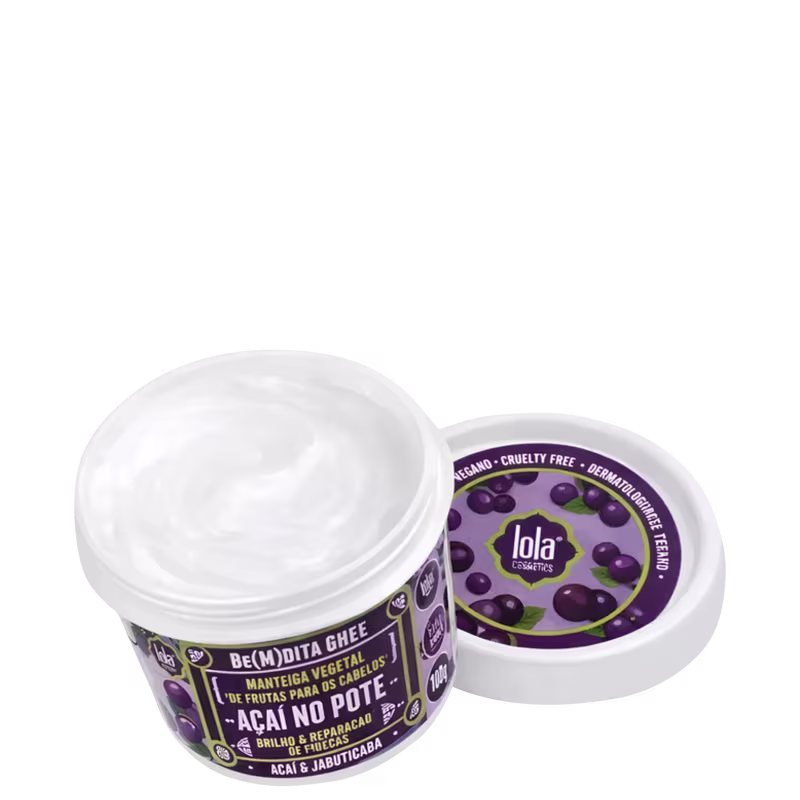 Pote branco com rótulo roxo e verde contendo manteiga vegetal de frutas para cabelos "Açaí no Pote", com destaque para os ingredientes açaí e jabuticaba.
