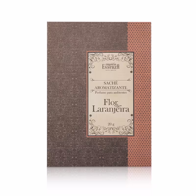 Sachê aromatizante da linha Flor de Laranjeira da marca Empório Essenza, em embalagem retangular de papelão marrom com detalhes em laranja e branco, contendo 20g do produto.