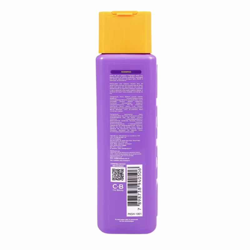 O rótulo do produto contém informações em português, incluindo o nome "Shampoo" e detalhes sobre os ingredientes e instruções de uso.