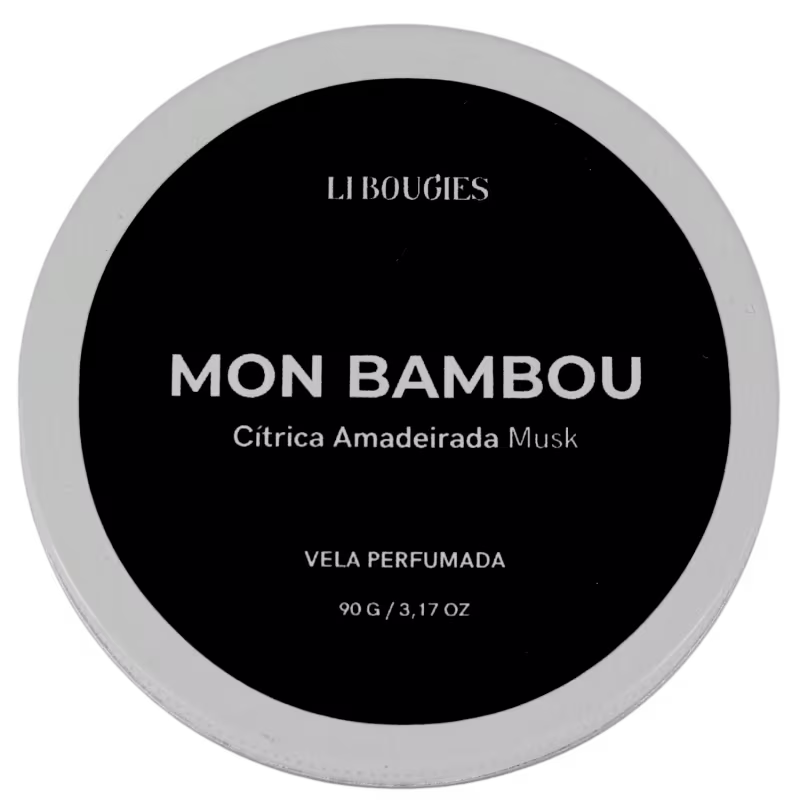 Vela perfumada LIBOUGIES, com o nome "MON BAMBOU" impresso em letras grandes. A embalagem é circular, com fundo preto e borda branca. O rótulo indica que o aroma é "Citrica Amadeirada Musk" e que a vela tem 90g .