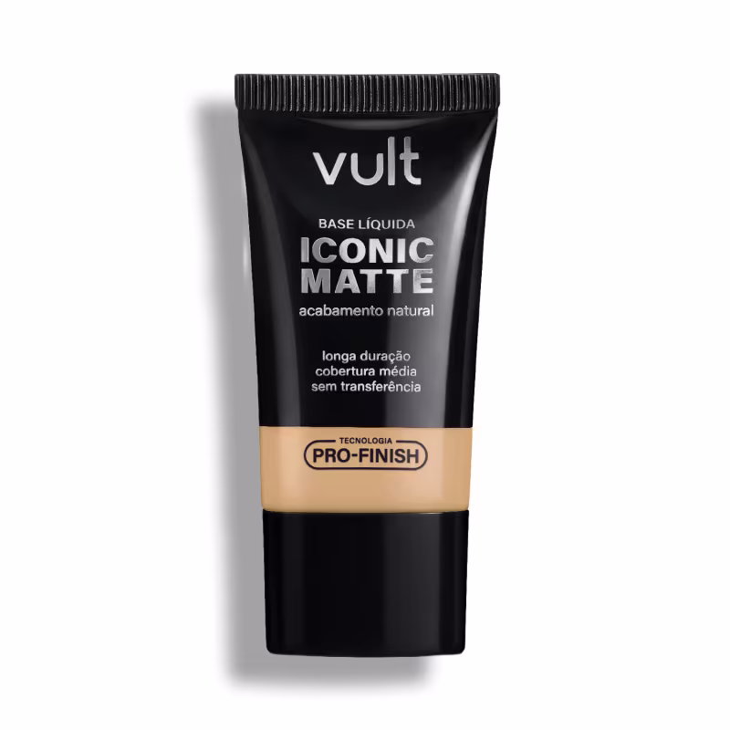 Bisnaga preta da marca Vult contendo Base Líquida Iconic Matte com acabamento natural, longa duração e cobertura média, sem transferência e com Tecnologia Pro-Finish.
