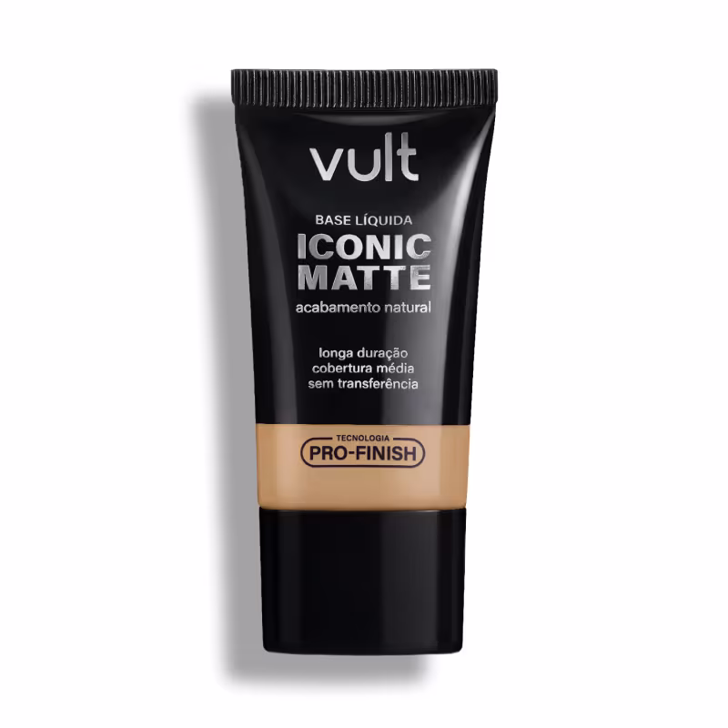 Bisnaga preta da marca Vult contendo Base Líquida Iconic Matte com acabamento natural, longa duração e cobertura média, sem transferência e com Tecnologia Pro-Finish.
