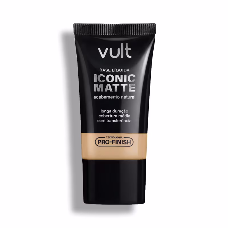 Bisnaga preta da marca Vult contendo Base Líquida Iconic Matte com acabamento natural, longa duração e cobertura média, sem transferência e com Tecnologia Pro-Finish.

