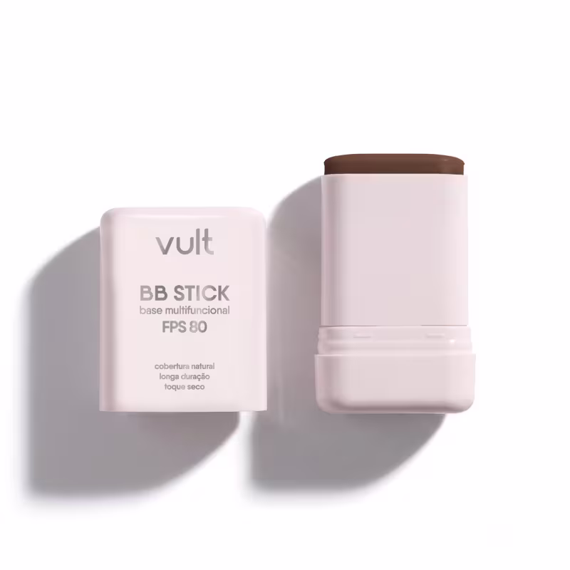 BB Stick base multifuncional FPS 80 da marca Vult, em embalagem retangular branca com detalhes em marrom, contendo informações sobre a cobertura natural, longa duração e toque seco do produto.