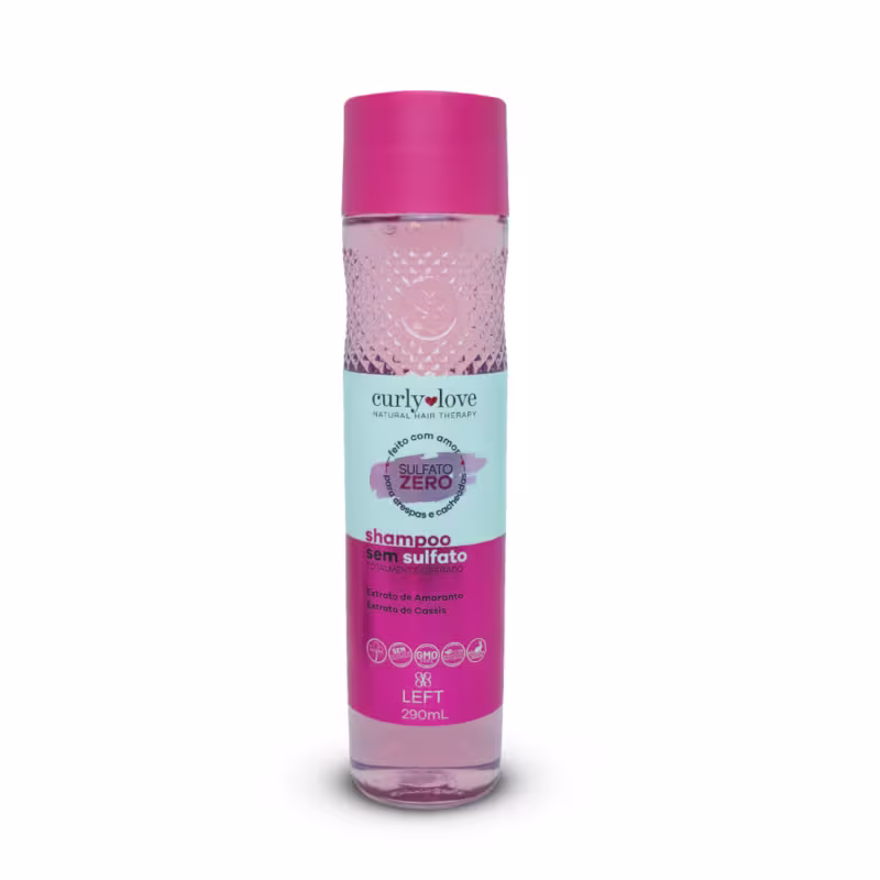 A imagem mostra uma embalagem de shampoo da linha Curly Love, especializada em cabelos cacheados e crespos. A embalagem tem 290ml e é transparente, permitindo ver o líquido rosa claro dentro. A tampa superior é de cor rosa vibrante.