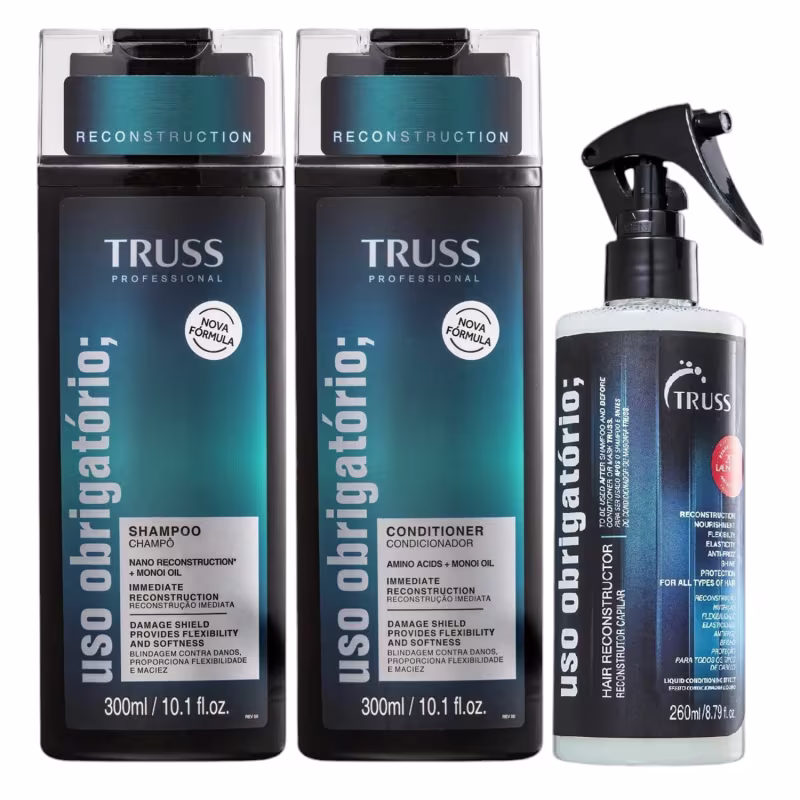 Um frasco de shampoo e um de condicionador da marca Truss Professional e um frasco de spray da mesma marca em embalagem preta. Os produtos apresentam informações sobre sua fórmula e propriedades de reconstrução e proteção.