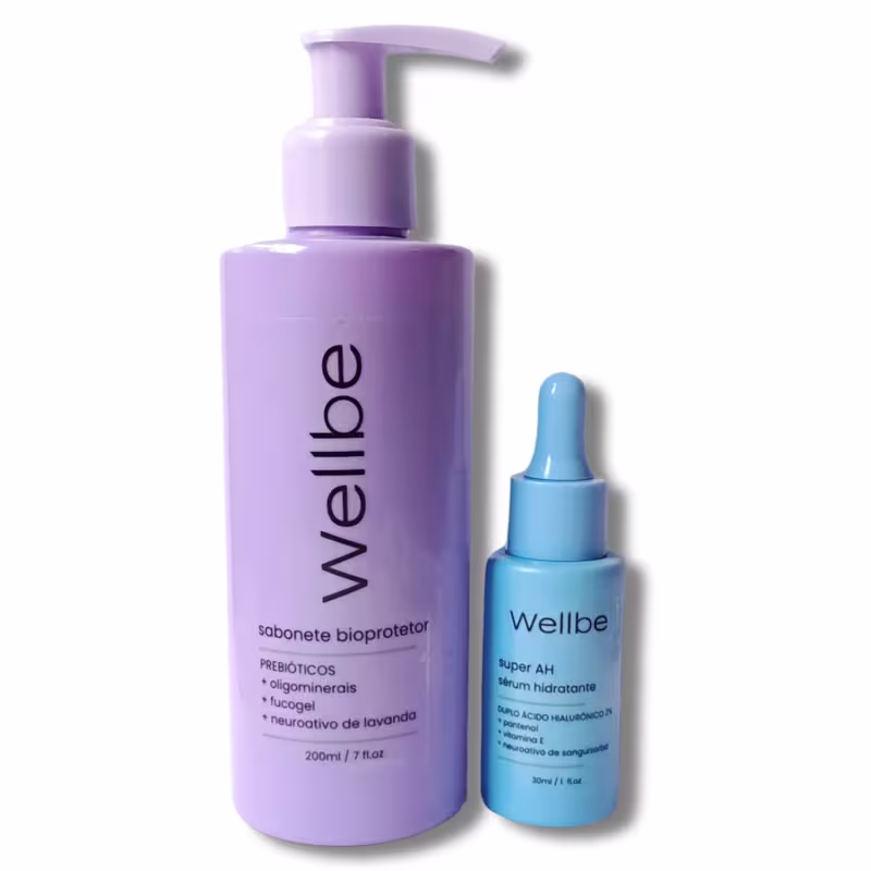 Sabonete bioprotetor da marca Wellbe. Ao lado, há um pequeno frasco azul com um conta-gotas, que é identificado como "Super AH sérum hidratante" da mesma marca Wellbe.