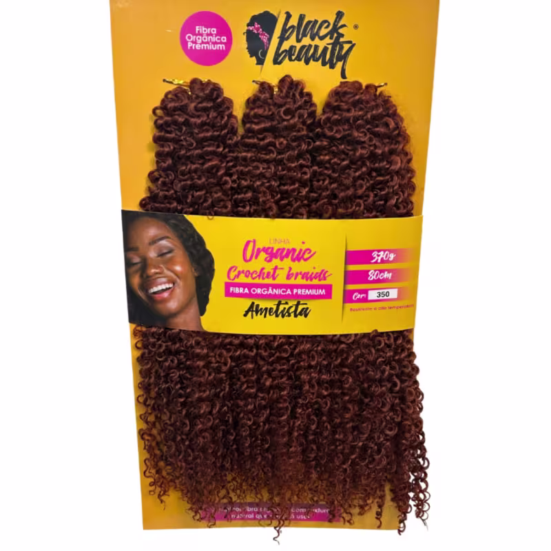 Extensões de cabelo cacheado da marca Black Beauty.. O produto é composto por mechas de cabelo cacheado e volumoso, na cor castanha. O rótulo também indica que se trata de uma extensão de cabelo orgânica.