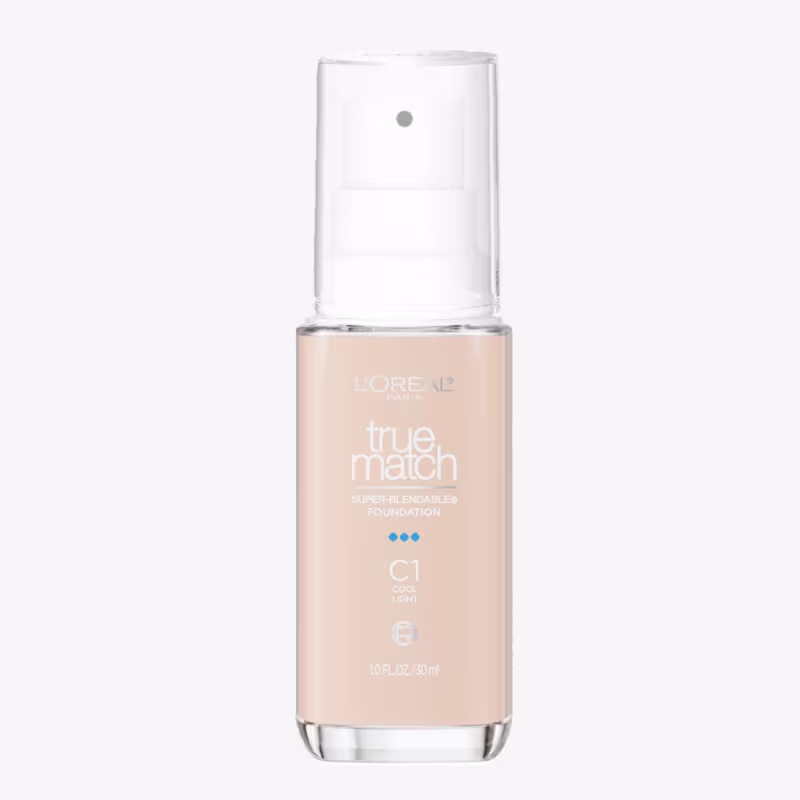 Frasco de maquiagem True Match da L'Oréal Paris, com embalagem transparente e rótulo em tons de rosa claro. Produto de base líquida com acabamento natural, indicado para tons de pele clara.
