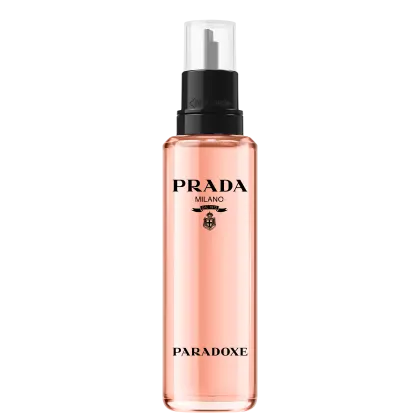 Frasco de perfume Prada Paradoxe, com design elegante em preto e rosa, exibindo o logotipo da marca e o nome do produto em destaque. O recipiente possui um aplicador de pulverização para facilitar a aplicação do produto.