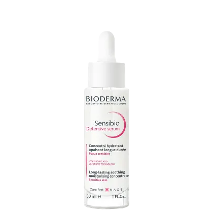 Frasco branco com conta-gotas da linha Sensibio da Bioderma, contendo sérum Bioderma Sensibio Defensive