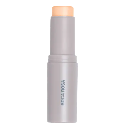A imagem mostra o produto Stick Pele, da marca Boca Rosa, na cor BR06, um tom bege claro.