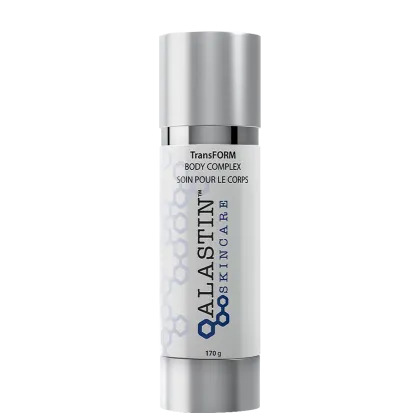 Creme firmador corporal Alastin. Embalagem cilíndrica de metal prateado. Rótulo branco com texto "TransFORM BODY COMPLEX" e "SOIN POUR LE CORPS" em letras pretas. Logotipo da Alastin em hexágonos cinza.