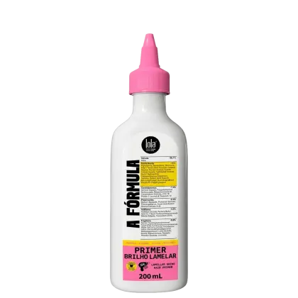 Frasco branco com tampa rosa da marca Lola From Rio contendo "Primer Brilho Lamelar", um primer para cabelos com brilho lamelar, com volume de 200 mL.