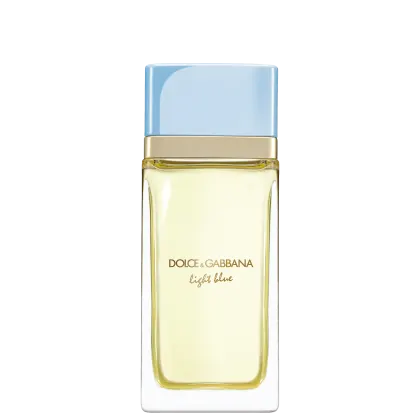 Embalagem retangular com tampa azul clara e detalhes dourados. Rótulo com o texto "DOLCE & GABBANA light blue" em letras douradas. Frasco contém líquido amarelado.