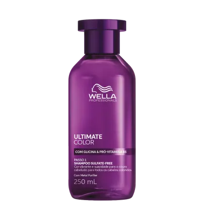 Frasco de shampoo da linha Ultimate Color da Wella Professionals, com 250 ml, em embalagem roxa com detalhes em branco, contendo informações sobre a fórmula com glicina e pró-vitamina B5.