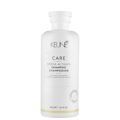 Frasco branco de 300 ml do shampoo Keune Care Derma Activate, que estimula o crescimento dos cabelos. Rótulo com o nome da marca e do produto em letras pretas.