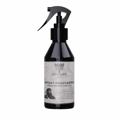 Spray hidratante para barbas longas da marca Cavalera, em frasco preto com rótulo branco e cinza, contendo informações sobre o produto e sua função de hidratar e amaciar a barba.
