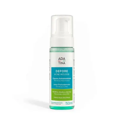 Frasco de espuma antiacne da marca Ada Tina, com bomba dosadora, em embalagem branca e verde, contendo 150ml do produto "Depore Acne Mousse" com fórmula suave sem álcool.