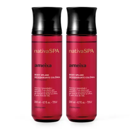 Dois frascos de body splash da marca Nativa SPA Ameixa, ambos em plástico cilíndrico vermelho com texto gravado em dourado e branco e tampa preta.