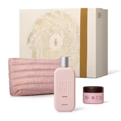 Imagem do Kit Presente Natal Egeo Choc com um vidro rosa-claro de desodorante colônia, um pote rosa com tampa vinho de suflê hidratante corporal, um nécessaire rosa e uma caixa rosa-claro presenteável com ilustração floral.
