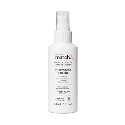 Imagem de um frasco branco com pulverizador da marca Match, contendo fluido para hidratação e brilho capilar, com informações sobre ingredientes e benefícios impressas no rótulo em letras pretas.
