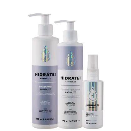 Produtos para cabelos da linha Hidratei Antifrizz. Dois frascos plásticos brancos com bombas dosadoras, um de 250ml contendo shampoo e outro de 200ml com condicionador. Um frasco menor spray de 60ml para controle absoluto do frizz.