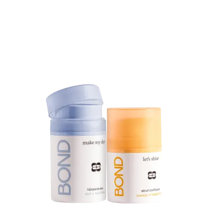 Dois produtos de beleza da marca Bond Rio: um hidratante facial em embalagem branca e azul, e um sérum tonificante em embalagem laranja. Ambos apresentam rótulos com o nome da marca e descrições dos produtos.
